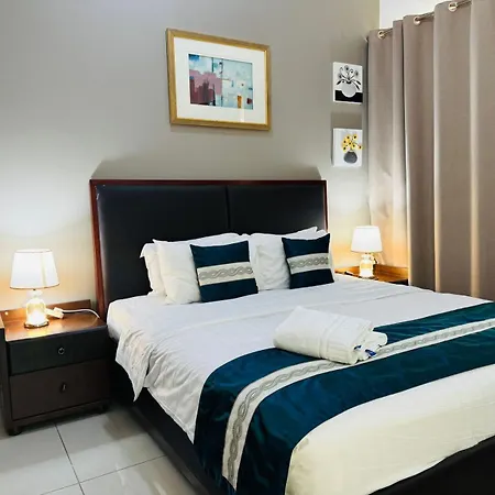 Private Rooms In 3 Bedroom Apartment Skynest Homes Marina Pinnacle-2