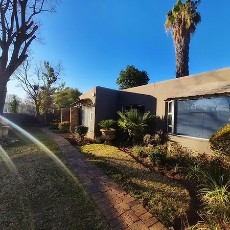 Fourways Guest House-3