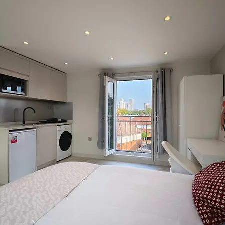 Morden Stratford Studio 4-2