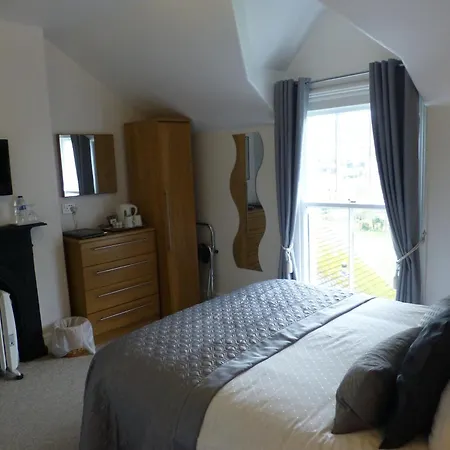 Bryn Derwen Guest House-2