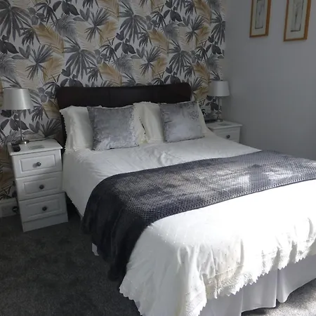 Bryn Derwen Guest House-3