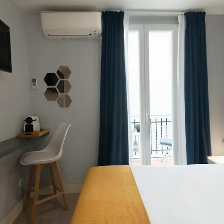 8Rooms Madrid, Smart Self Check-In Rooms-2