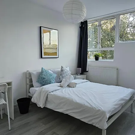 London E1 Stay-2