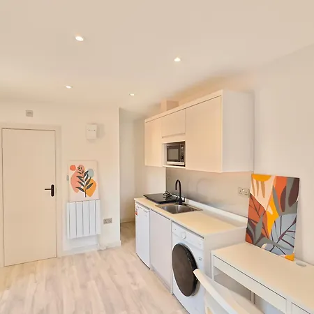Morden Stratford Studio 1-2