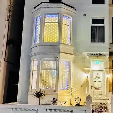 Double Room With Private Bathroom 16 Havelock Street - 6-2