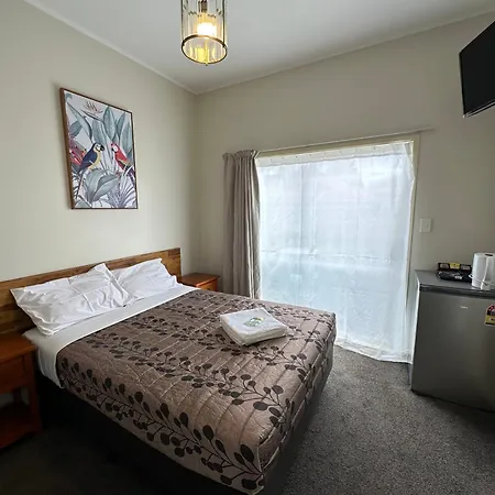 Airport Westney Lodge-2
