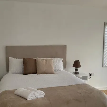 Little Luxe Shared House-3