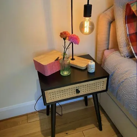 Prime Location London W5-2