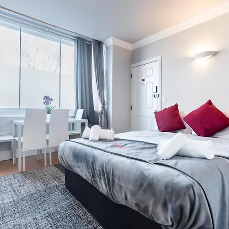 1 Riverside Apartments-3