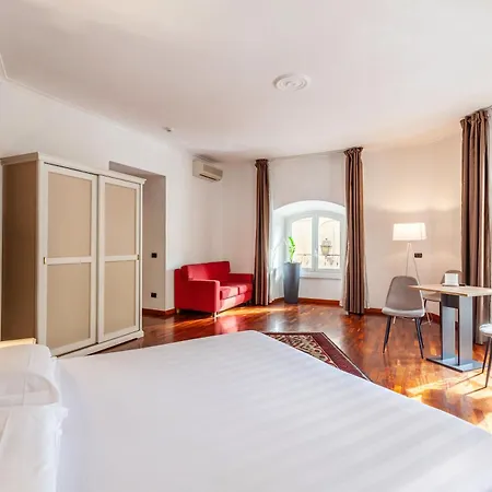 Inn Rome Rooms & Suites-3