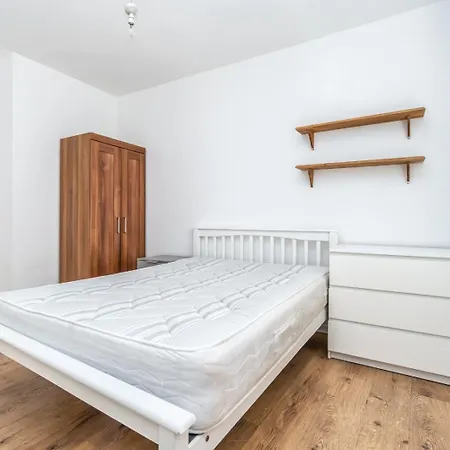 Shared Guest House In Hackney-3