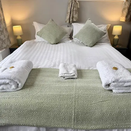 The Crescent Guest House-3