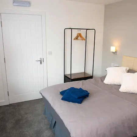 Cara Lodge, Comfortable Self Check-In En-Suite Guest Rooms-2
