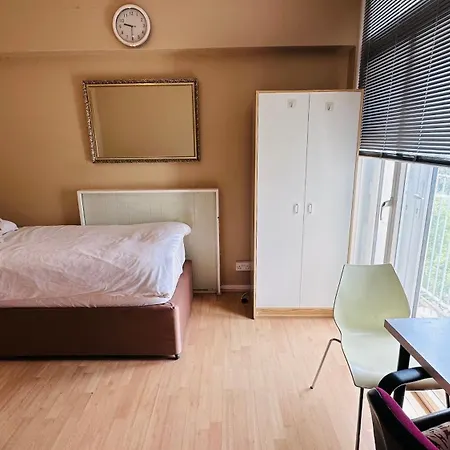 Twin Room In Central London-2
