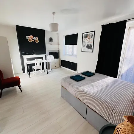 London E2 Rooms-3