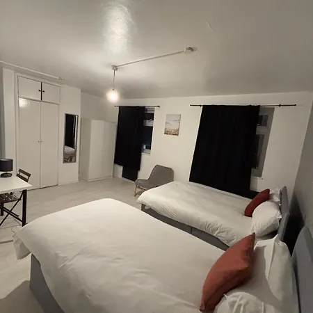 London E2 Rooms-2