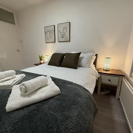 Guest Home In Vauxhall-3