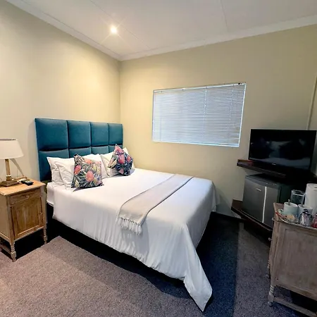Centurion Guest House And Lodge-2