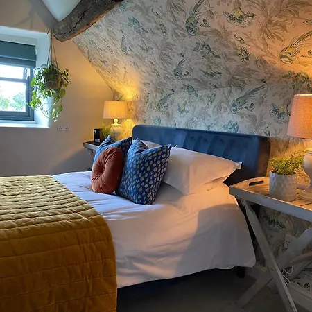 Halford House - Adults Only Guest House-2