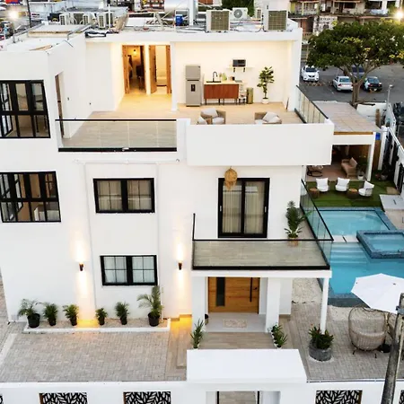 Rooftop Couples Suites At Ocean Park Beach Club-3