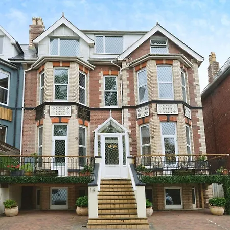 Rowcroft Lodge Guest House B&B-3