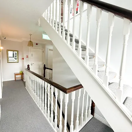Lynfield Lodge-2