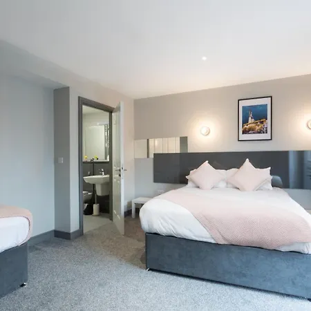 Bank Square Town House-2
