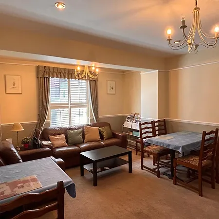 The Mayfair Guest House Self Catering-2