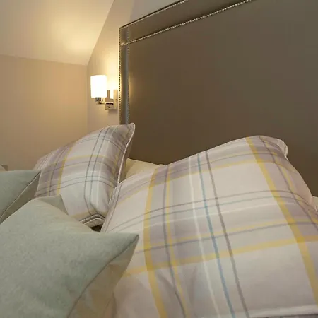 Lochiel Villa Guest House-3