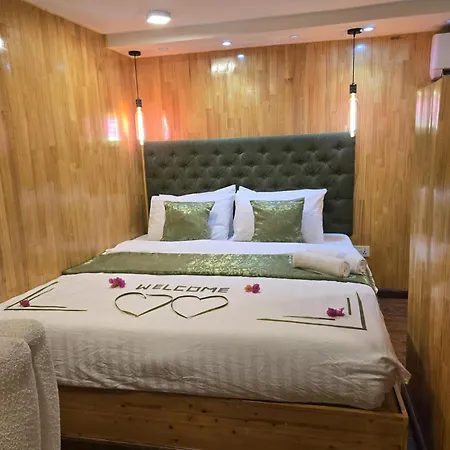 Rooftop Inn-2