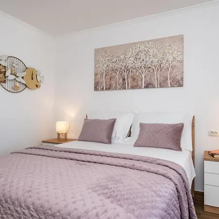 Apartments And Room Lora-3