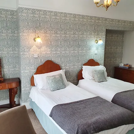 Holmwood House Guest Accommodation-3