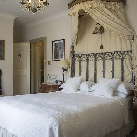 Albert & Victoria Guest House-3