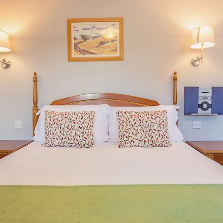 Abbey Lodge-3