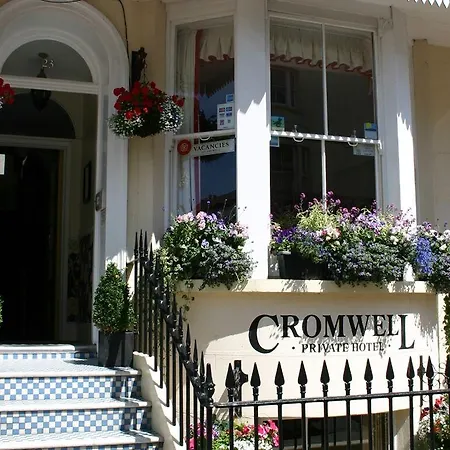 Cromwell House-3