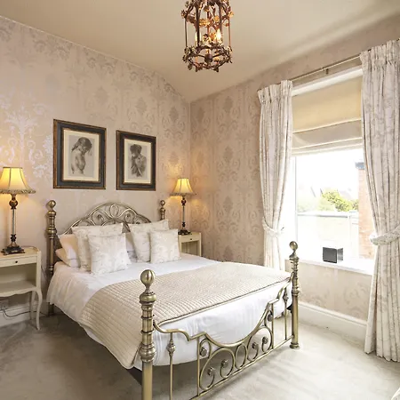 Howarth House-2