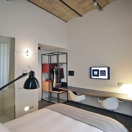 Atypical Rooms-3