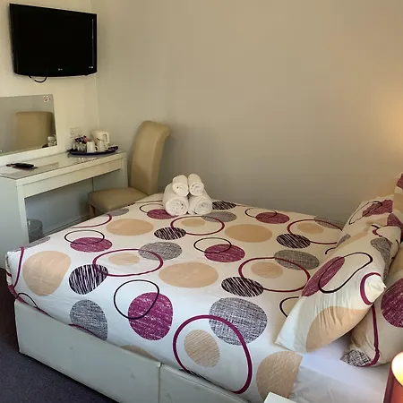 Austins Guest House-2