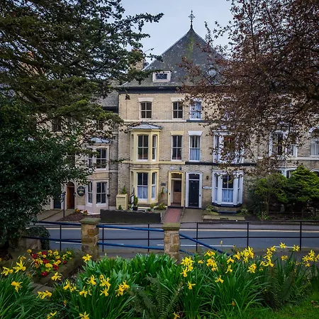 Broomfield House-3