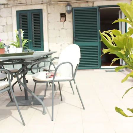 Boutique Guest Accommodation Zephyrus-2