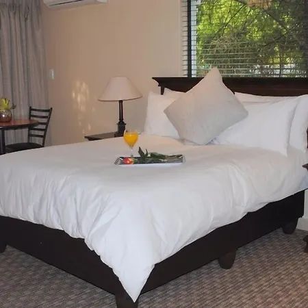 6 On Morris Guest Lodge-2