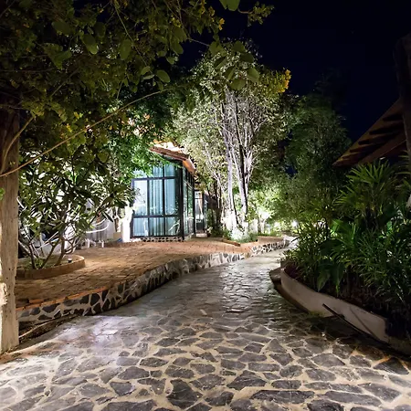 Foresto Sukhothai Guesthome-2