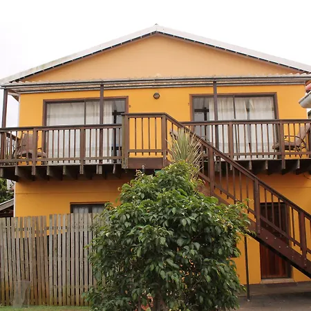 Flintstones Guest House Durban-2