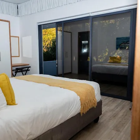Sea Star Rocks Boutique Hotel-2