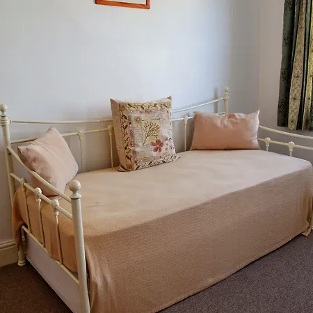 Carrington Guest House-3