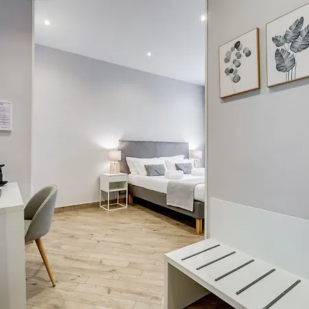 Colonna Luxury Suites-3