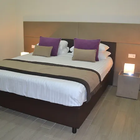 Bloom Apartment-3