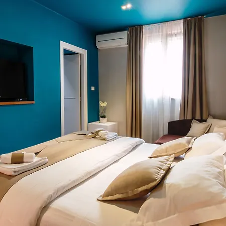 Riva Luxury Rooms-3