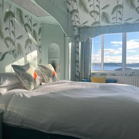 Cairn Bay Lodge-3
