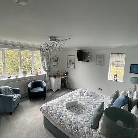 The Waters Edge Guest House-3